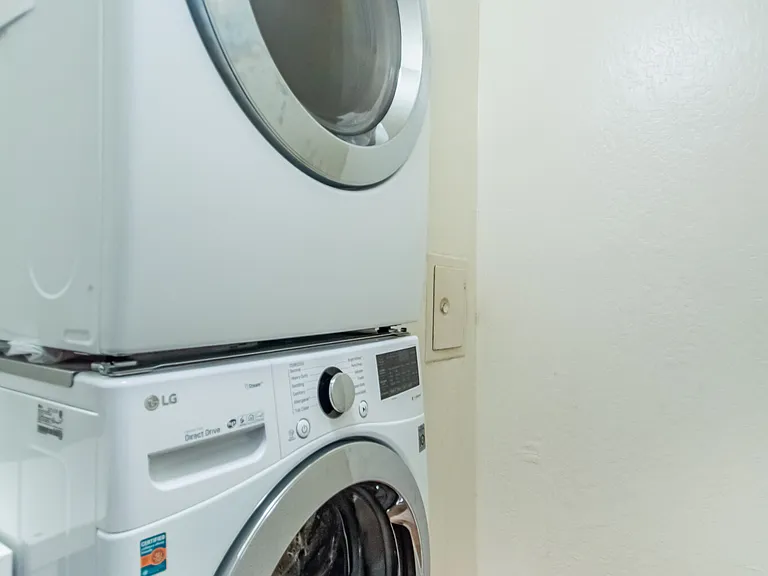 925 Corbett Ave #302 — Photo 33