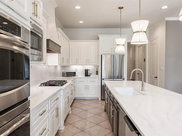 2447 Monarch Terrace Dr — Photo 12