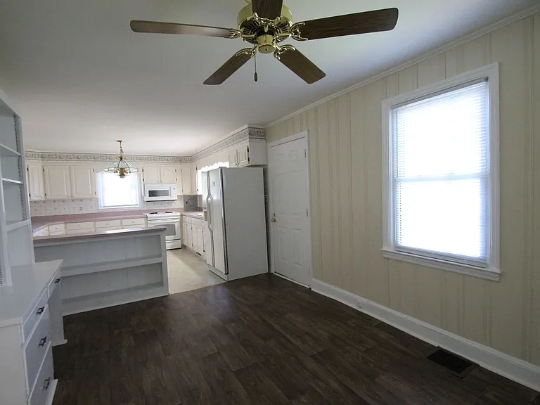 1004 Anderson Rd S — Photo 17
