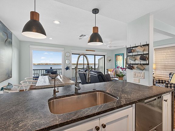 4th image of 104 Island Dr # J