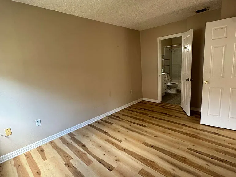 5012 Downing St #10 — Photo 17