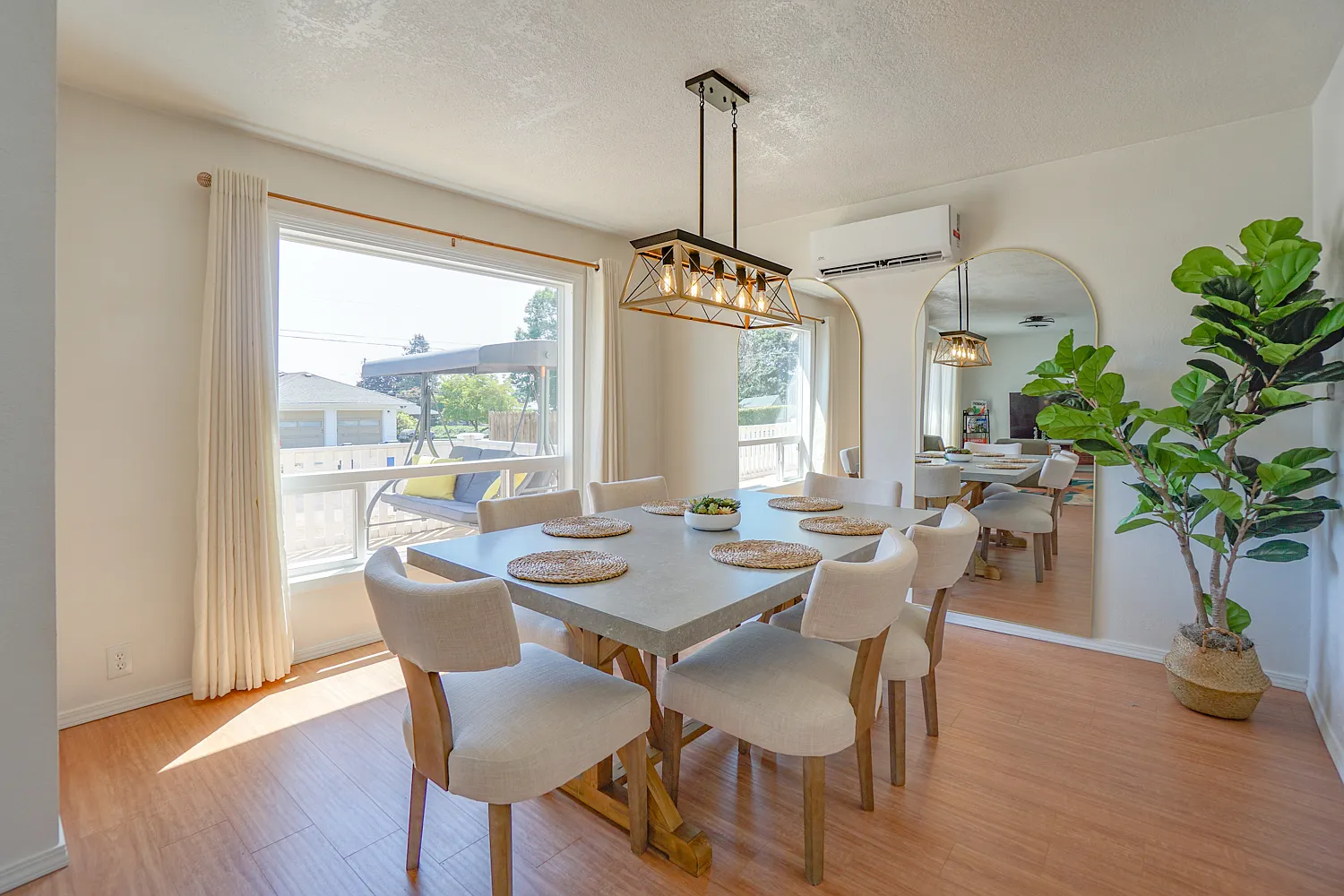 3 bed, 1420 sqft, $4,650 — Photo 4