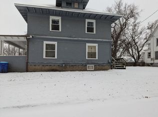 220 1/2 1st Ave NW, Oelwein, IA 50662
