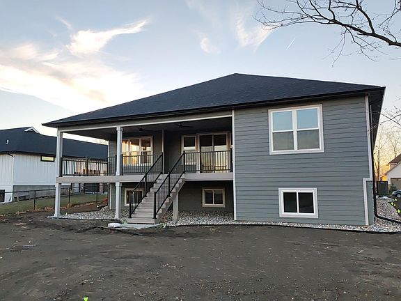 4th image of 794 Lakeshore Dr