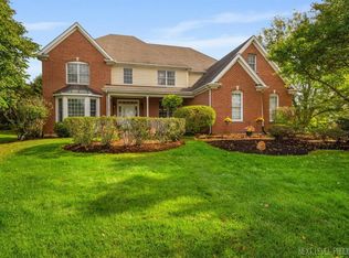 7N919 Cloverfield Rd, St Charles, IL 60175