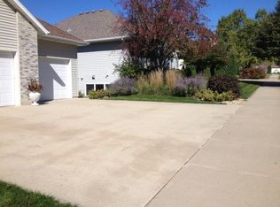 2031 Century Hills Dr NE, Rochester, MN 55906