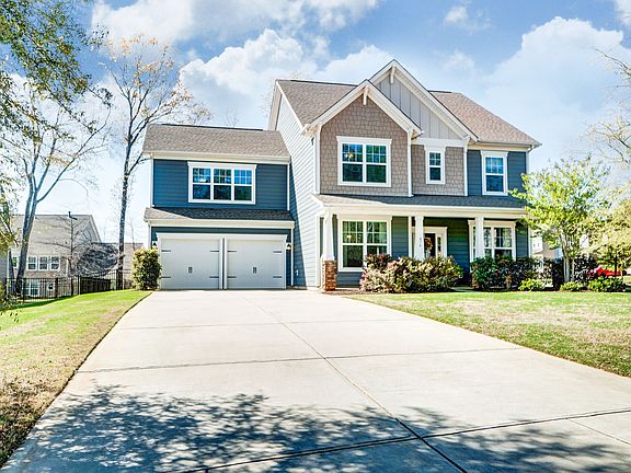 2nd image of 476 Moses Dr