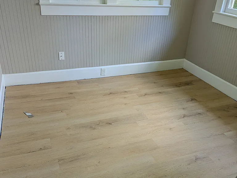 218 Howell St — Photo 7