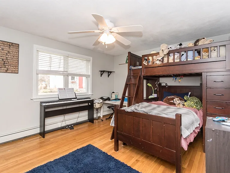 27 Sherman St — Photo 19