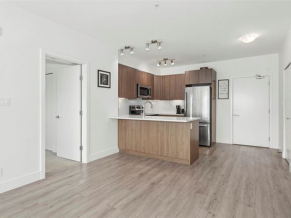 4th image of 3070 Kilpatrick Ave #305