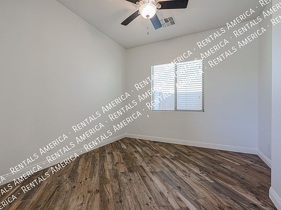 4th image of 4121 E Yellowstone Pl