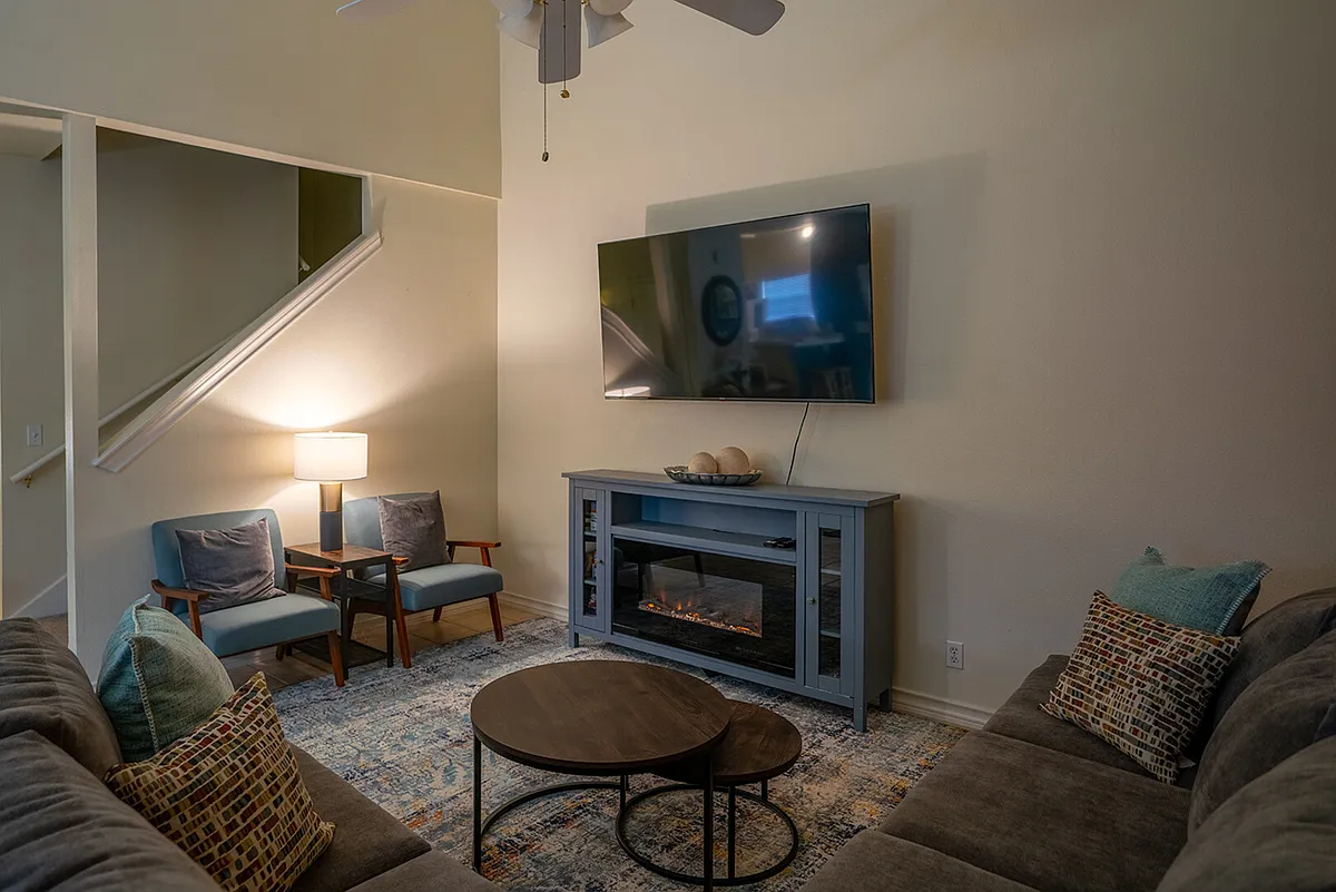 Building Photo - Chapel Hill Cir