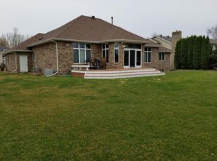715 Hackberry Dr S, Fargo, ND 58104