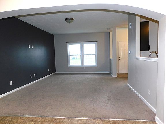 3rd image of 1714 N Tyrel Ave E
