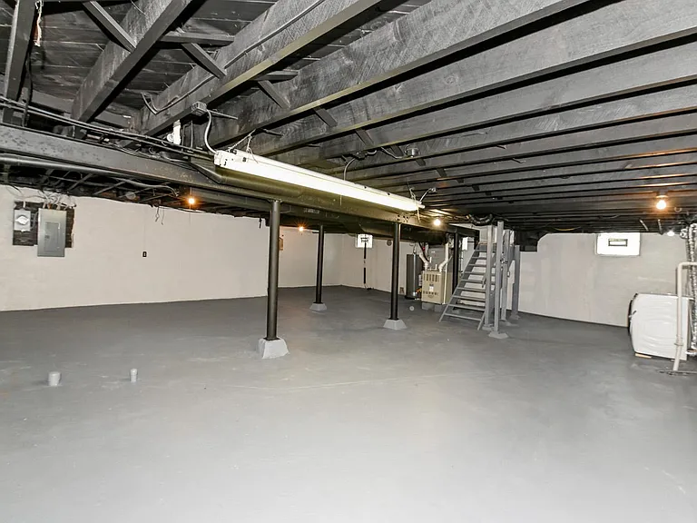 7981 State Rd — Photo 33