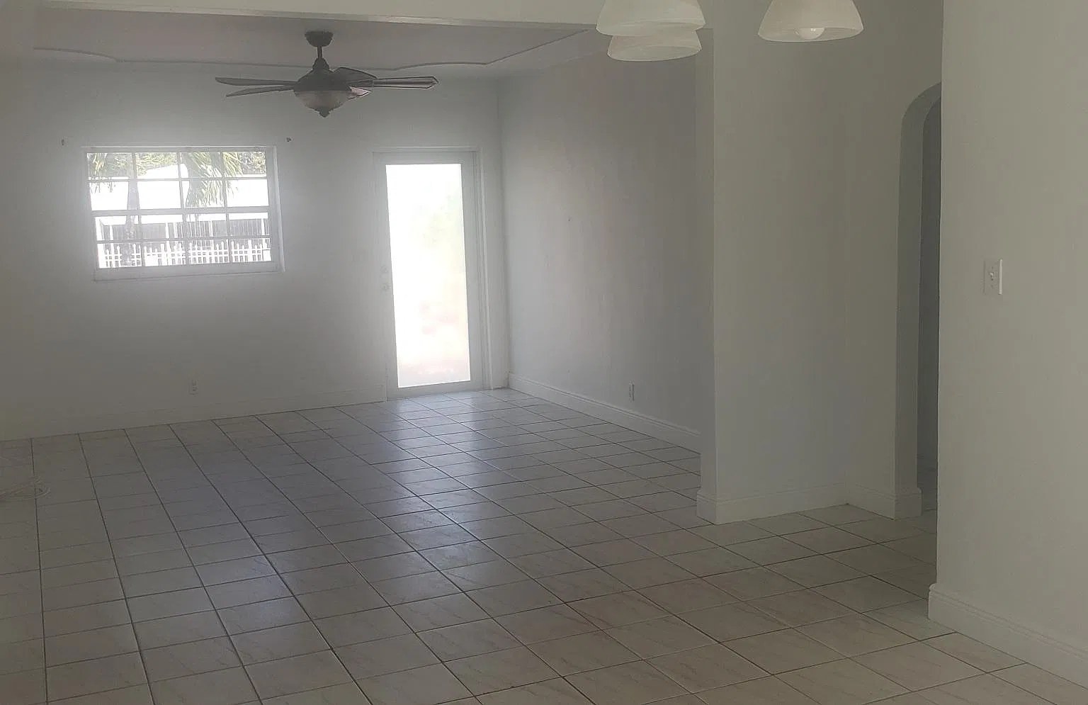3 bed, 1212 sqft, $3,200 — Photo 2