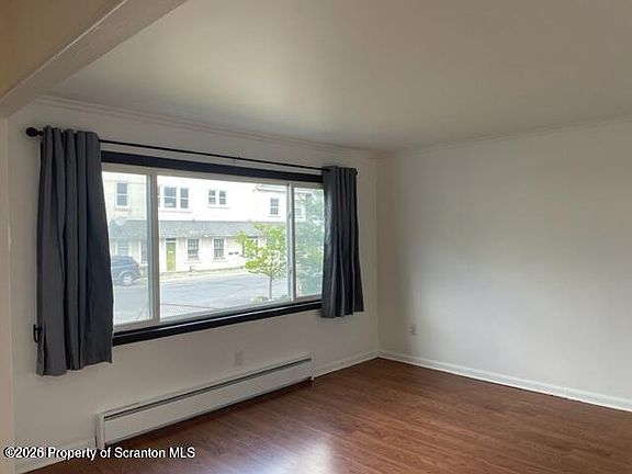 4th image of 430 Orchard St