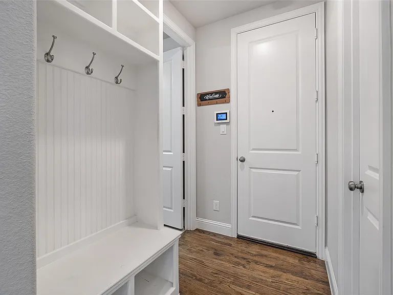 12615 Burnt Prairie Ln — Photo 20