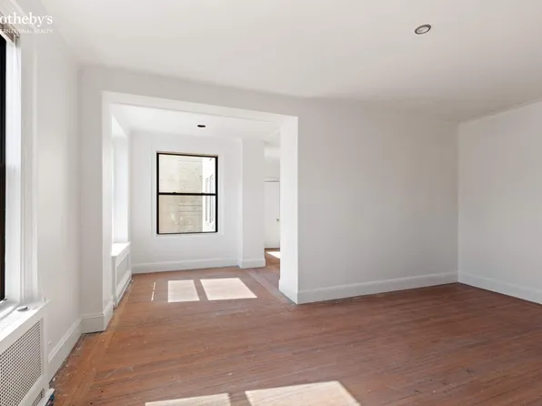 920 5th Avenue image 18 of 23