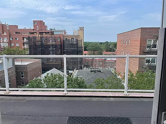 Rented by 18 REALTY | media 2