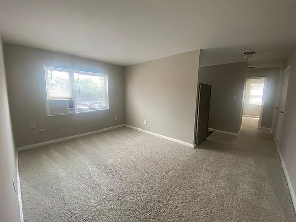 3rd image of 2243 Huntington Ave APT 201