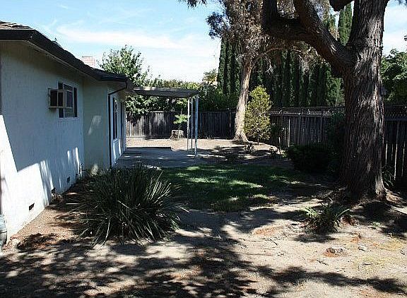 4th image of 1525 Stubbins Way