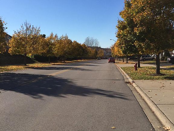 3rd image of 2246 Woodside Dr
