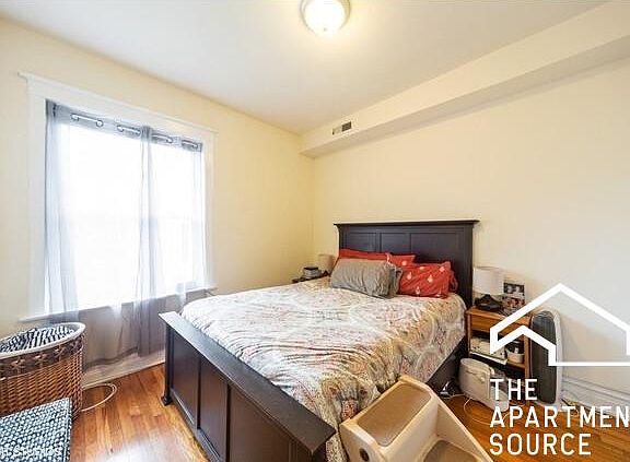 5th image of 3625 N Keeler Ave #3