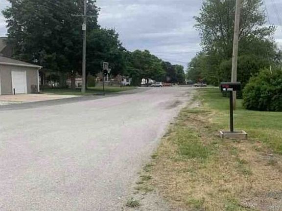 Exterior Neighborhood (street photo)