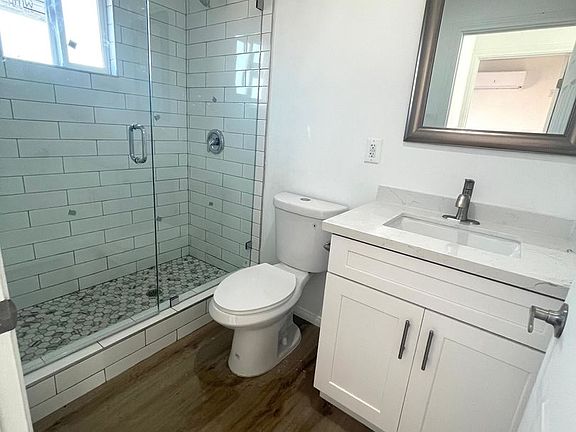 2nd image of 231 E Hullett St #231A