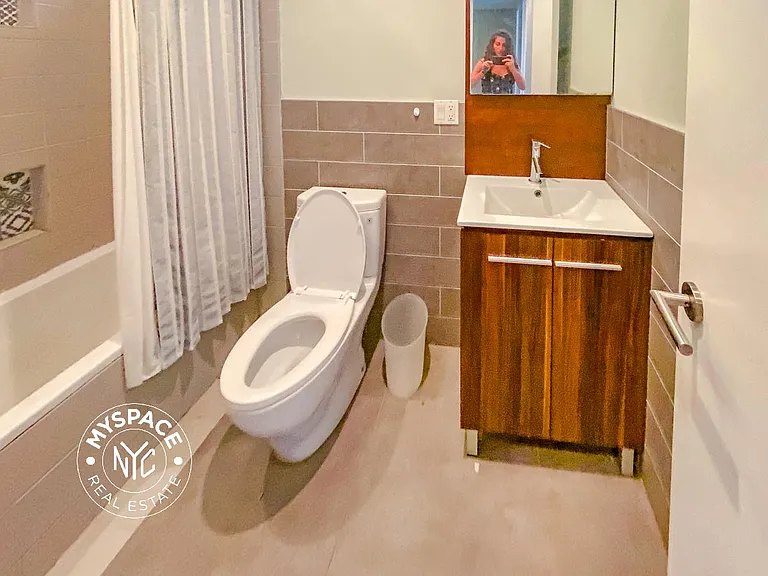 615 Gates Ave #1B — Photo 6