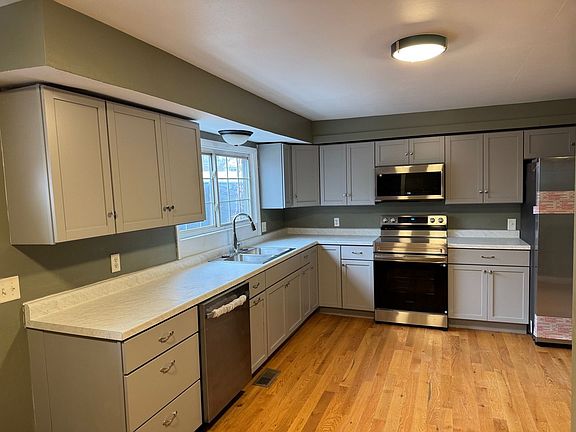 3rd image of 1930 Baird St #1