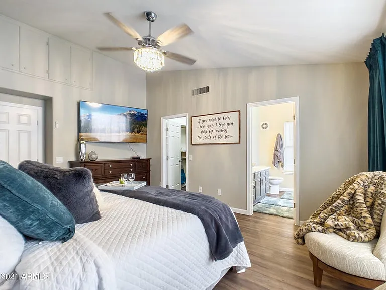 1218 E Seahorse Ln — Photo 16