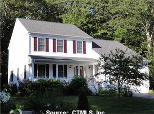 34 Waterhouse Ln, Groton, CT 06355