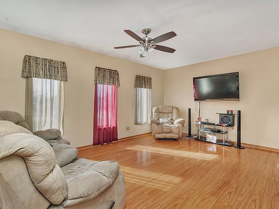 4th image of 12337 Derby Ln