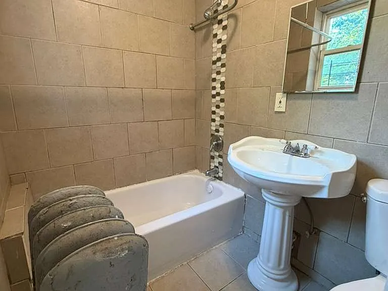 333 Park Ave #5 — Photo 8