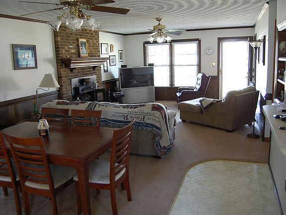 4th image of 225 Carrie Dr