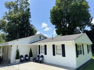 102 Princeton Ave, Oak Ridge, TN 37830