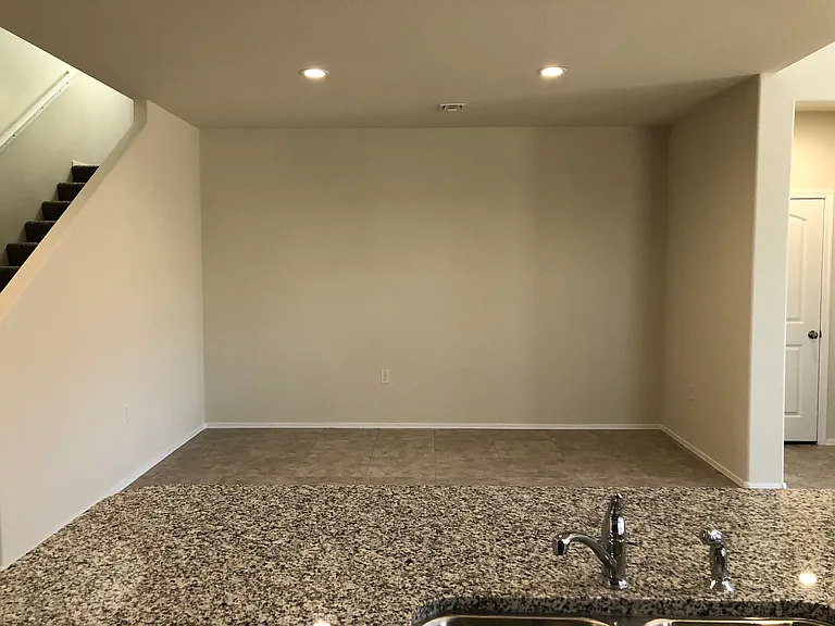 3702 N 307th Dr — Photo 9