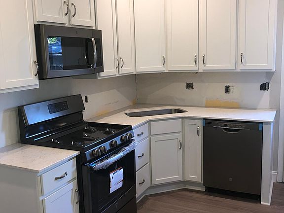 Full height backsplash to be installed 10/21 week
