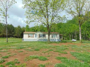180 Locker Rd, Summertown, TN 38483