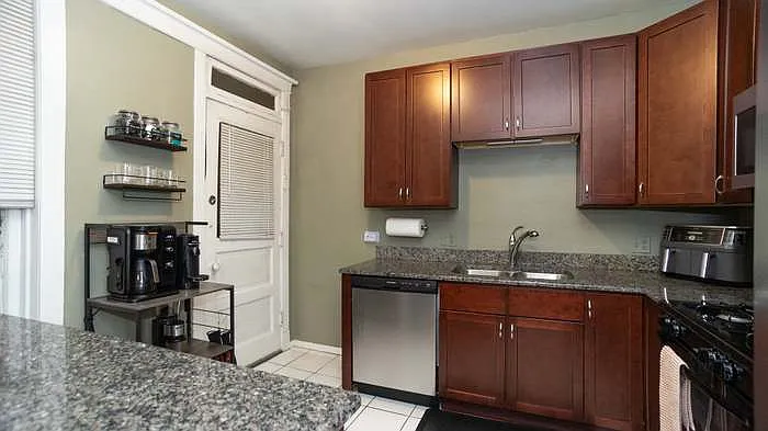 2743 N Hampden Ct #1E — Photo 9