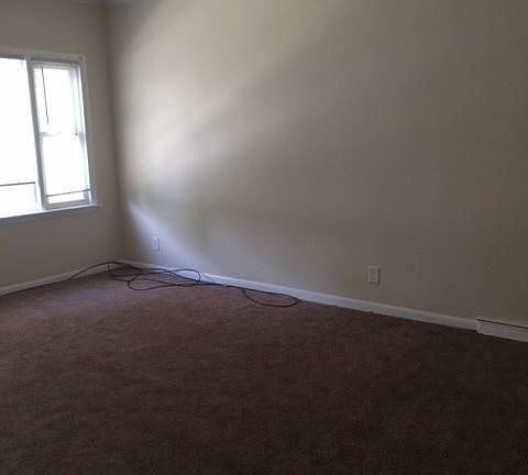 4th image of 12826 Elm St #2