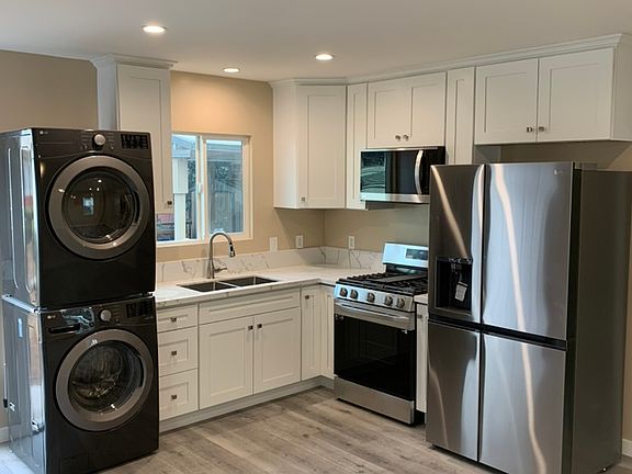 3rd image of 2658 Bonita St