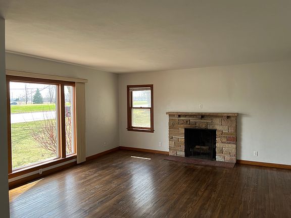 5th image of 903 S Mulford Rd