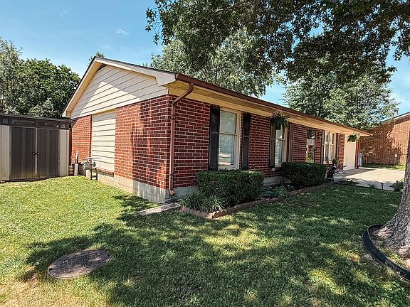 2nd image of 3380 Colonnade Dr