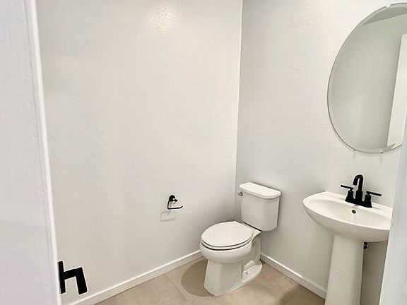 5th image of 25141 W LA SALLE Street