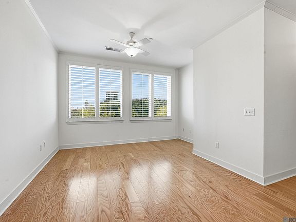 5th image of 7707 Bluebonnet Blvd APT 226