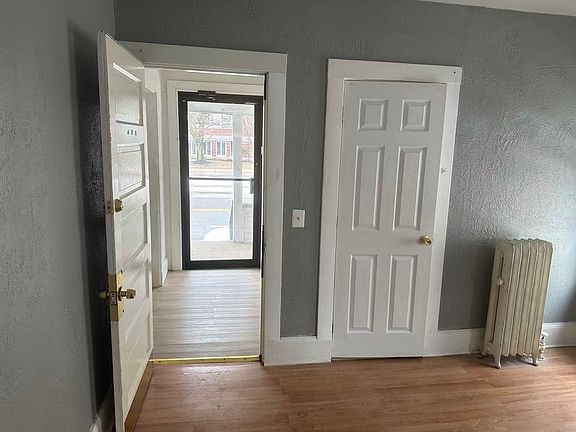 3rd image of 904 Park Ave Floor 1