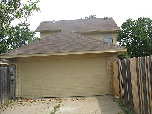 2nd image of 10411 Summer Oaks Dr